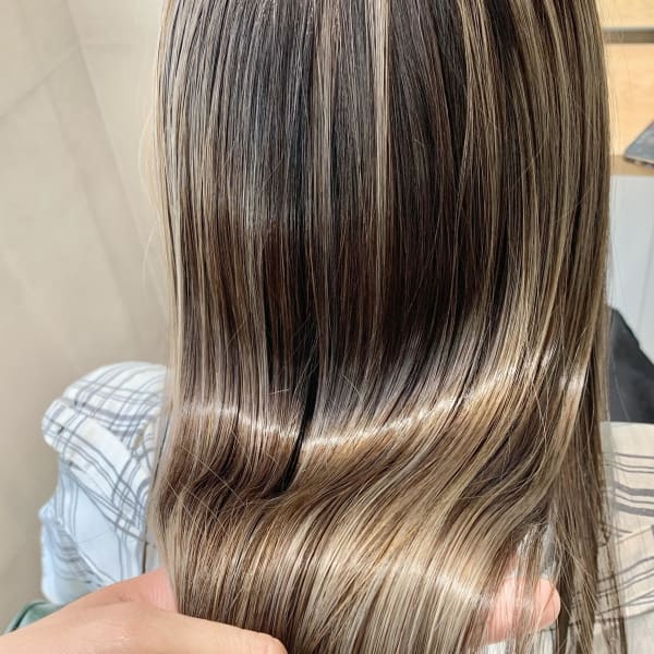 豊富なカラーラインナップでお客様のなりたいカラーへ☆高彩度、高発色で艶、透明感のあるカラーへ♪|arts茅ヶ崎 【髪質改善＆トリートメント】