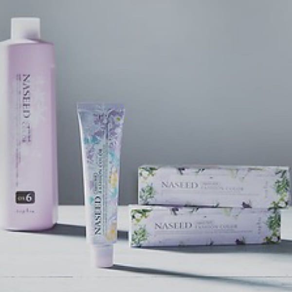 ナシードカラー(ハーブカラー)は天然由来成分を配合。髪、頭皮に負担を軽減しながらのカラーリング!|MERON 恵比寿【メロン エビス】