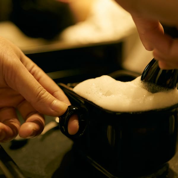 「プロの技で魅せる、極上のシェービング体験」|DAU BARBER SHOP 青山
