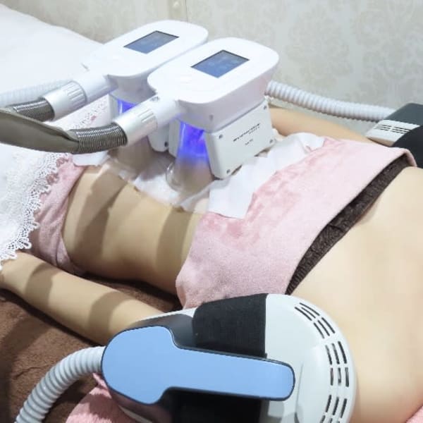 -12℃脂肪冷却×世界初！次世代EMS寝てるだけで約2万回の腹筋効果！|秒速スリム 新宿店