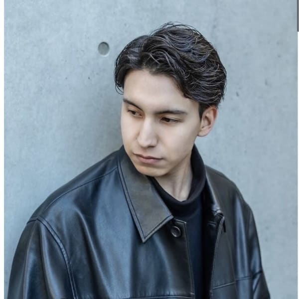 男の身だしなみは清潔感から。第一印象を変える髭・眉などのメンテナンスもお任せください。|Vii men