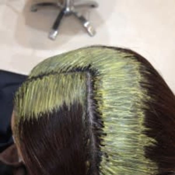 頭皮に負担のかかるカラー塗布は要注意! サロンカラーだから出来るゼロテクでカラー施術致します。|michi