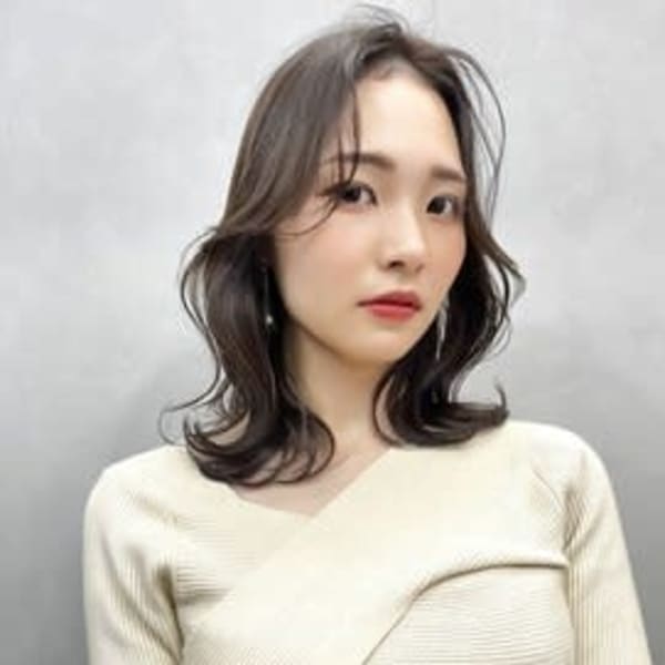 顔周りの似合わせカットが得意|CLALA 博多駅前