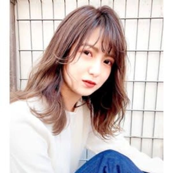 ミディアム・ロングヘアのカットが得意|CLALA 博多駅前