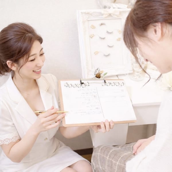 お顔のバランス黄金比に基づいた美眉を提案【美眉アイブロウWAX】美容液成分たっぷりの潤艶WAXを使用|GRACE-EYELASH-