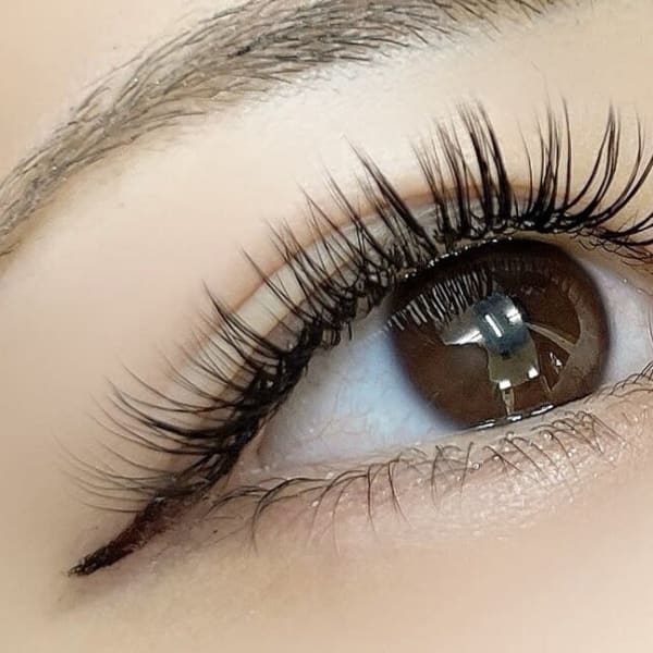 くっきりとした存在感!エクステの「濃さ」&「持ち」抜群!!今話題の【バインドロック】|ミニョン アイラッシュデザインサロン北花田店