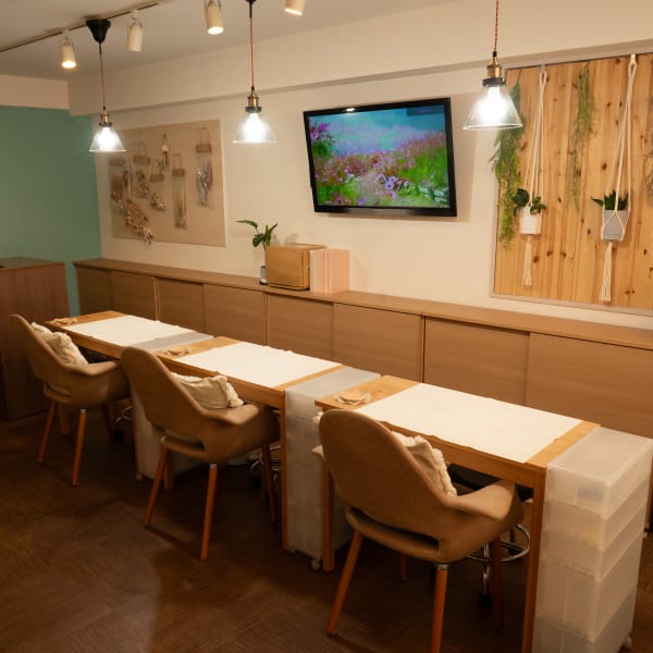 パラジェル追加料金が無料◎ハンドケア・フットケアなどケアメニューが豊富☆自爪育成と持ちの良さが好評◎|Nailsalon Ren