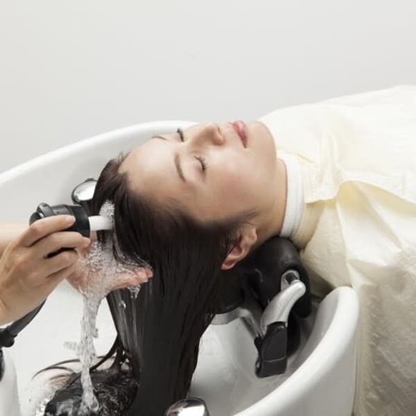 ◇フルフラットベッド型シャンプー台『YUMEシャンプー』で夢心地◇|Frames hair&relax 吉川店