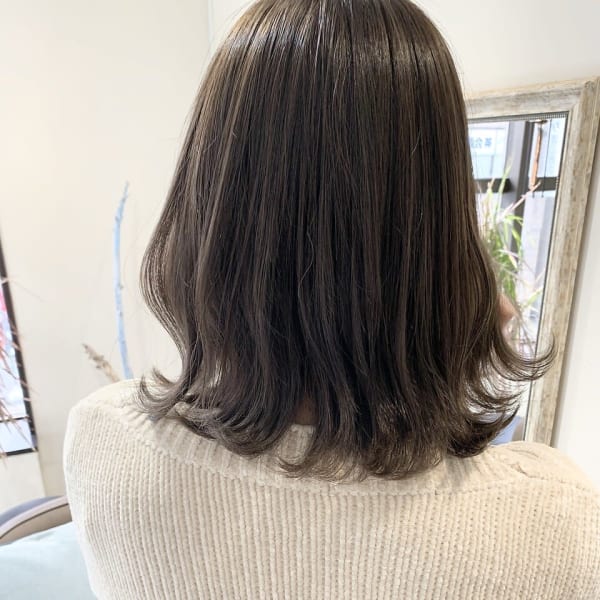 周りから褒められる抜け感＆透け感あるカラー★白髪染めも対応可能◎幅広いカラーをお任せください♪♪|Look at