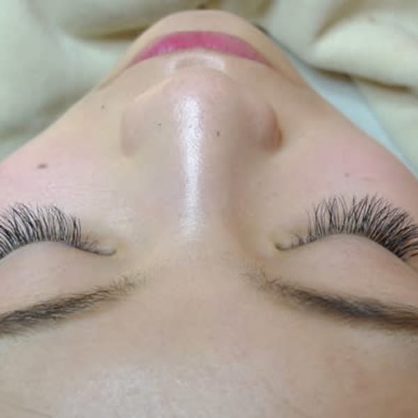 駅近の隠れ家プライベートサロンで、リラックスして過ごせるゆったり空間が◎|Eyelash Holic!恵比寿店