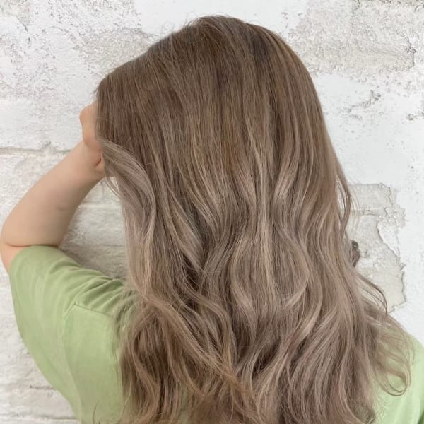 ブリーチして透明感のあるカラー♪ハイトーンカラーが得意！池袋・池袋東口・池袋駅|prize Iris 池袋【プライズ アイリス】池袋駅東口店