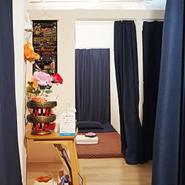 壁仕切りのお部屋でゆっくり、おくつろぎください。|タイ古式マッサージ ミン ロッブリー