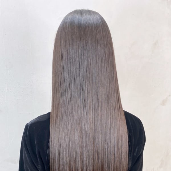 【縮毛矯正・ストレート】ダメージレスでカラー同時OK！真っ直ぐすぎないストレートに[ハイライト]|IT by ALBUM 藤沢店【アイティー バイ アルバム】