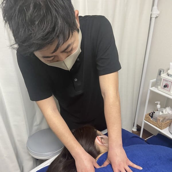 【アロマ&指圧コース(眼筋/ドライヘッドスパ付) 60分】|メンズ専門 salon de cheri