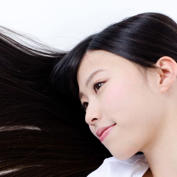 いかにも縮毛矯正…!にならない、【大人の美髪ストレート】|Re:Birth