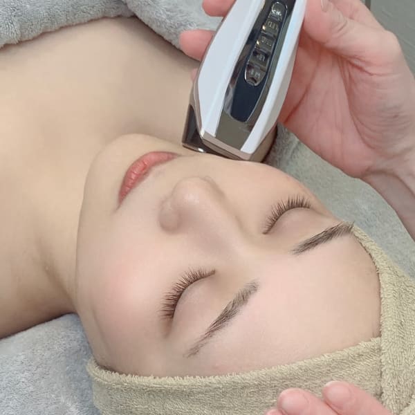 【全顔筋トレ】くすみ たゆみ悩み強制撤去◆美容液の導入でマイナス5歳肌に♪|メディカルハーブサロン香嬉琉