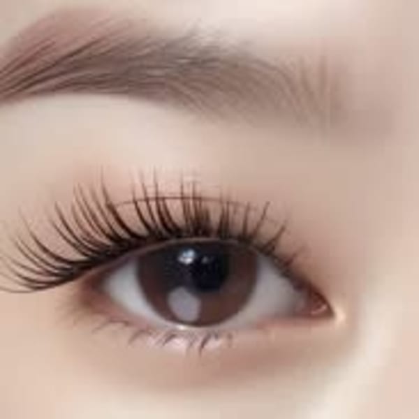 まつ毛の事ならお任せ下さい|美容室コーラル