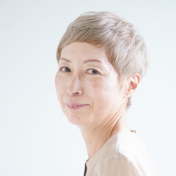 《グレイカラー》白髪染めから白髪を生かしたグラデーションカラーまでお客様に合わせたグレイカラーを♪ |えがお美容室 奈良店