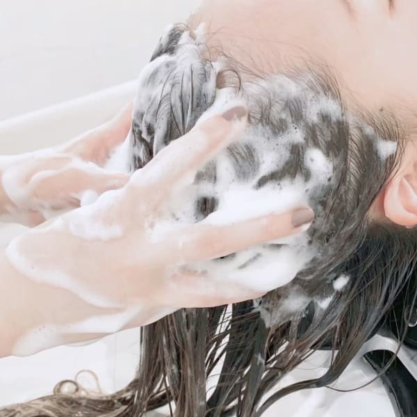 《美しい髪は頭皮から　スキャルプスパ》大人気のヘッドスパ☆トリートメントと併せていかがですか？|guerir hair+care府中店