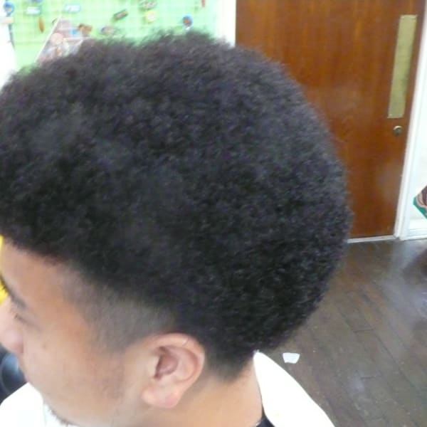 アフロ、スパイラル、ツイスト、メンズメニューも豊富★ハードパーマならお任せ下さい!|アシッド ハウス