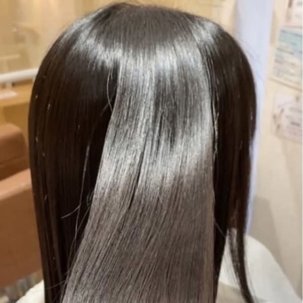 うるツヤになれる厳選トリートメントが自慢のサロン|ann HAIRS 泉佐野店