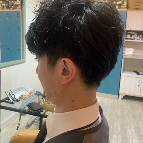 働く大人に絶大な支持。身だしなみに気を使う仕事が出来る男がこっそり通う店。|CAVARI