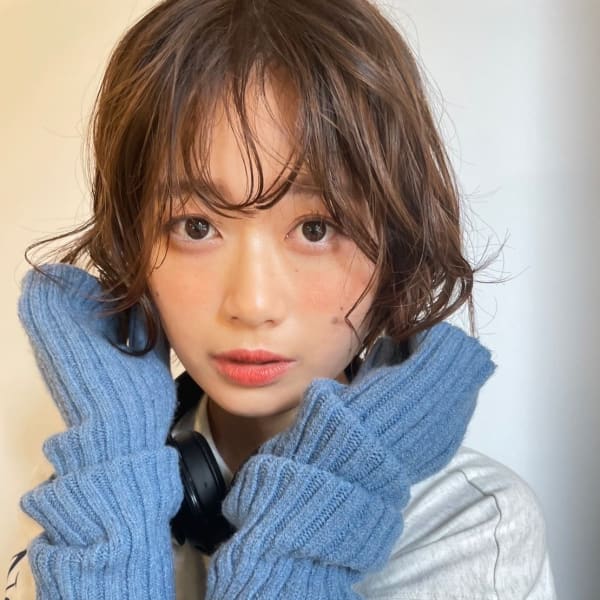 顔周りの似合わせカットが得意なサロン|ann EYES 深井店