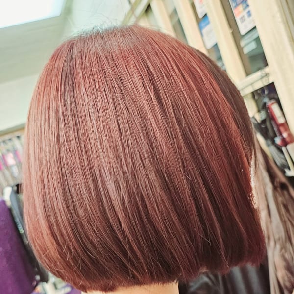 切りっぱなしのボブ 酸性マニキュア 酸性トリートメントカラーで髪質改善してツヤサラになりましょう|hair make Deco. Tokyo 錦糸町店