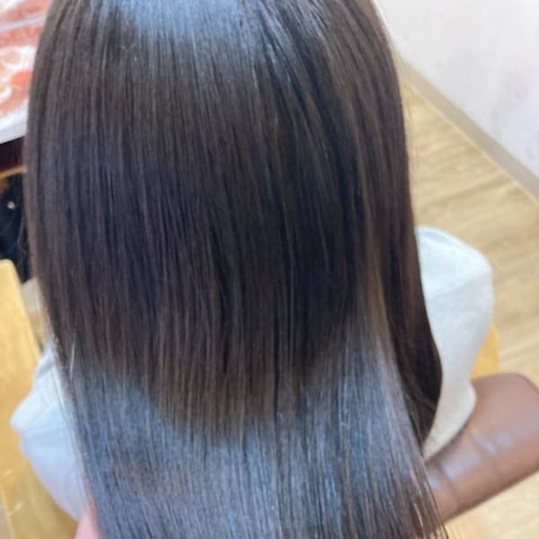 うるツヤになれる厳選トリートメントが自慢のサロン|Grand × AtlierDonguri