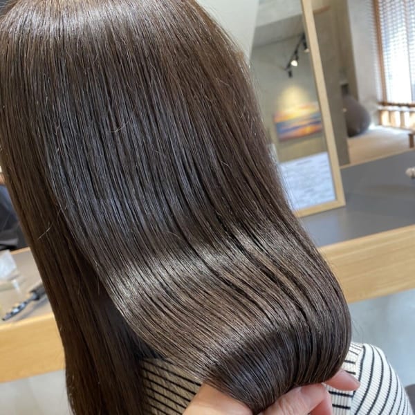 パサつきが気になる方、髪を綺麗に伸ばしたい方、憧れの艶ややかストレートになりたい方におすすめ☆彡|OAK plus+