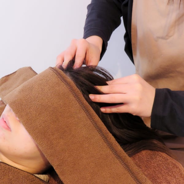 頭の筋肉をほぐすことで【幸せホルモン】が脳内で分泌されます♪|Re+