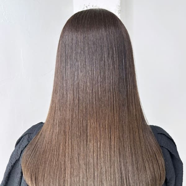 【縮毛矯正・ストレート】ダメージレスでカラー同時OK！真っ直ぐすぎないストレートに[ハイライト]|IT by ALBUM 松戸店【アイティー バイ アルバム】