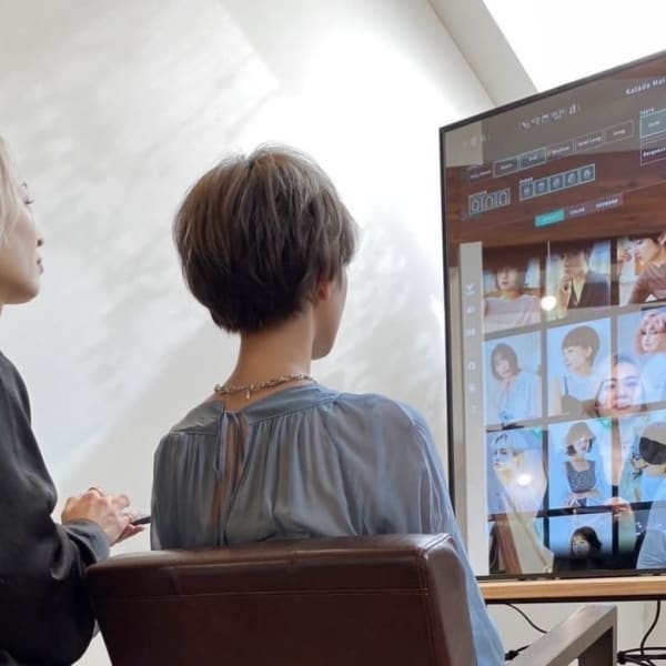 AI搭載デバイスミラーでの似合わせカウンセリング|ikoru【イコル】