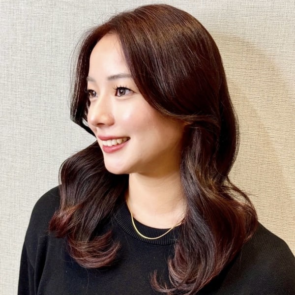 センターパート×ミディアムレイヤー×モーブカラー|RUNSO 新宿【ランソ】