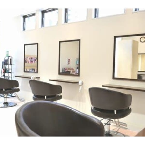 落ち着いた雰囲気で施術を受けていただけるスタイリングブース♪|Neivs Hair 福工大駅前店