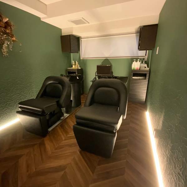 首が痛くならないシャンプー台で快適に眠れます☆|JOHN JOHN HAIR SALON