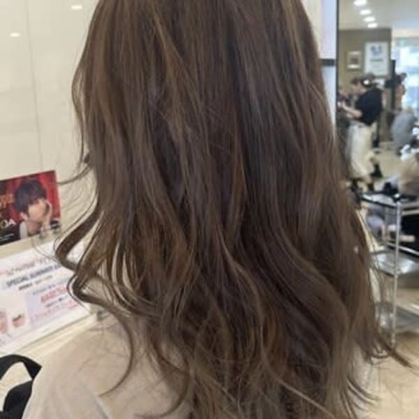 グレイカラー・白髪カバーが得意|MATISSE 室見店