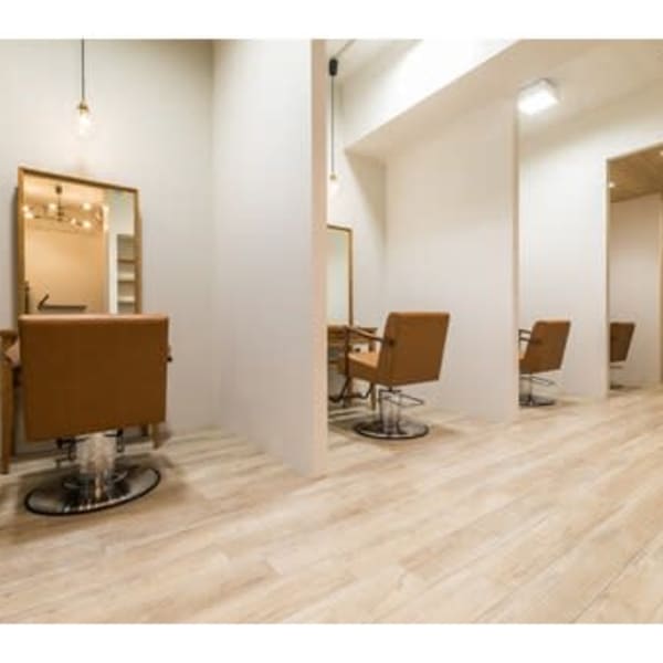 全てのセット面が半個室or個室になってます。[箱崎]|半個室 rire hair 箱崎店