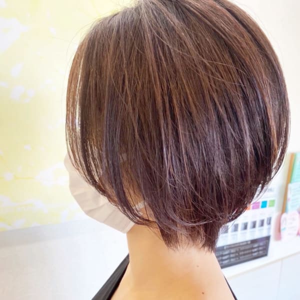 ふんわり丸みショートで爽やかな大人スタイルに☆キレイなシルエットでスタイリングも簡単◎|hair salon Wish