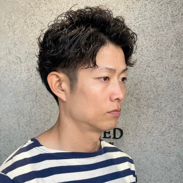 【22:00迄営業】仕事帰りに通える男性専用美容室◇職場で一目置かれるヘアスタイルに。白木原大野城|MENS SALON RUGGED 大野城店