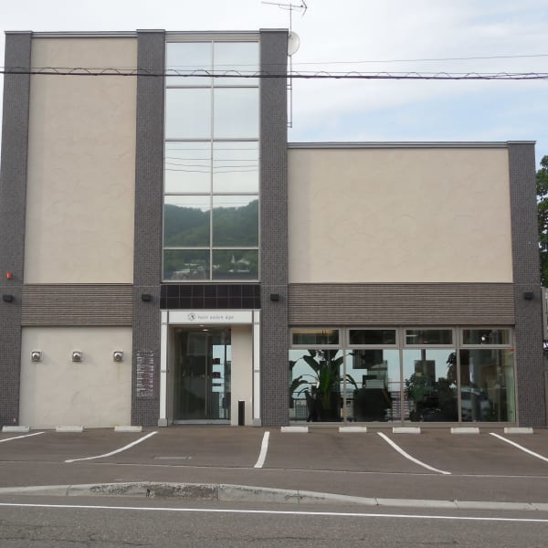 【PARKING】広々駐車場完備♪|hair salon âge