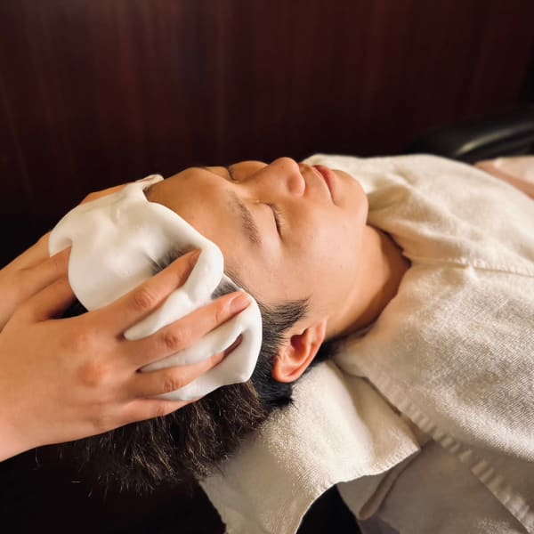 【個室プライベート空間でヘッドスパ】頭皮クレンジングスパ、オイル保湿スパ、うすけ改善スパ人気です！|ヒロ銀座BARBER SHOP 大宮店