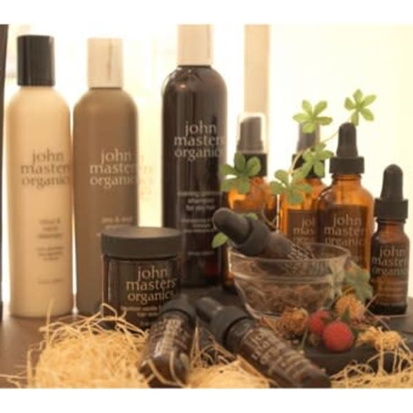 髪と頭皮に優しい「ジョンマスターオーガニック」認定資格サロン|Posh hair design