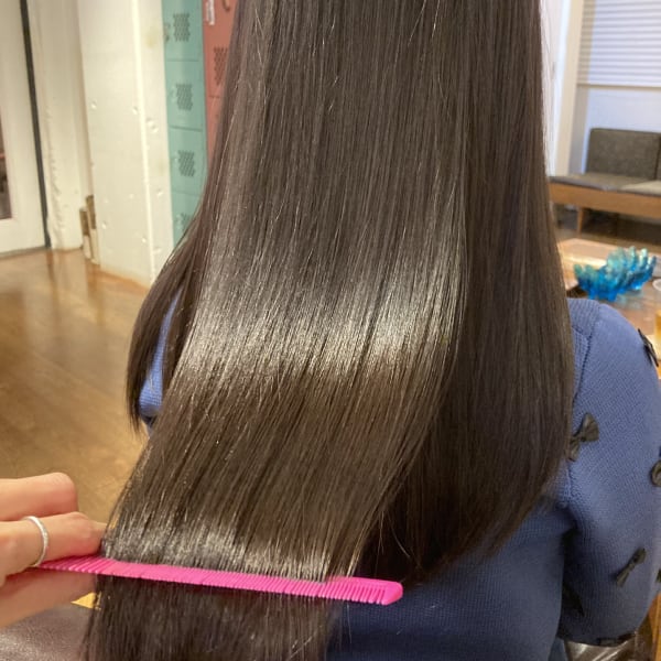 こだわりの薬剤を使用し、ダメージレスでナチュラルな理想の艶髪に|DIEGO HAIR SERVICE