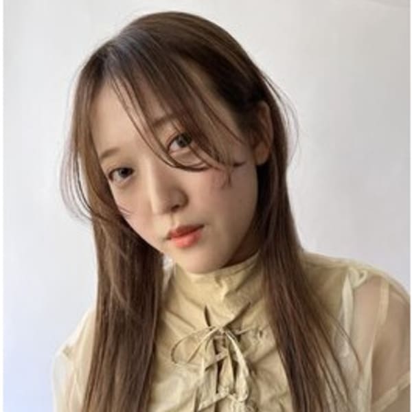 顔周りの似合わせカットが得意|SARA 新宮店