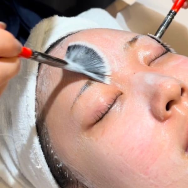 【毛穴・小じわ・くすみ改善】角質・毛穴洗浄&美容液導入¥3300！ララピール も◎|ちゅるん肌.COM 心斎橋店