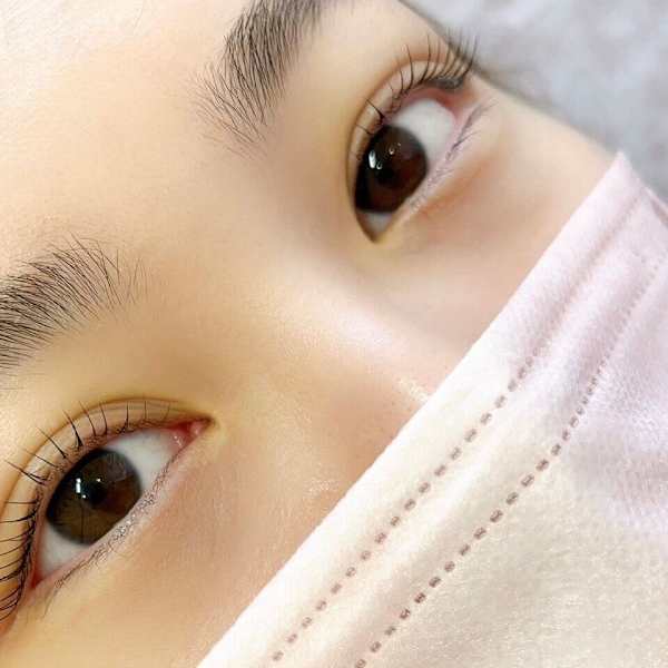 《お得セット*》美眉スタイリング&フラットラッシュ100本￥8900[120本＋¥700]|YEON マツエク アイブロウ パリジェンヌ まつげパーマ ネイル 表参道/青山