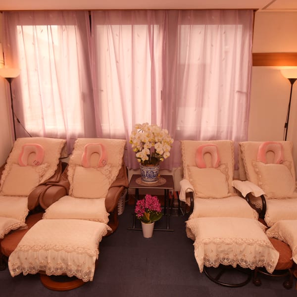 ◆男女ともにおすすめ♪本格ケアで癒しの時間を◆お友達同士、カップルでも同時に10名様ご利用OK◎◎◎|気楽～アロマリンパオイルマッサージ×もみほぐし～栄店