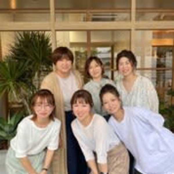 女性スタイリストが多い|半個室 rire hair 箱崎店