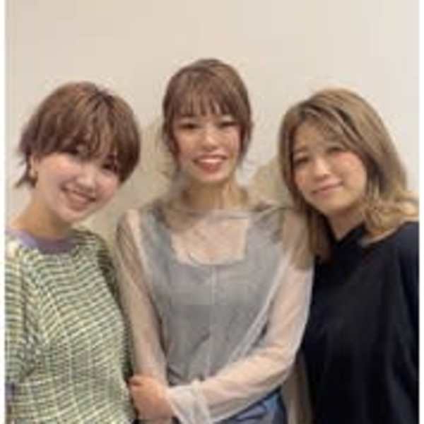 女性スタイリストが多い|半個室 rire hair 香椎店